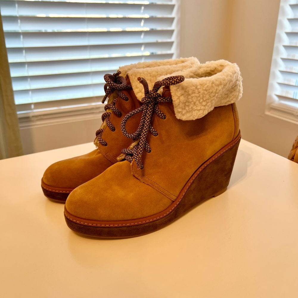 Caslon Size 7 Tan Suede/Fur Booties